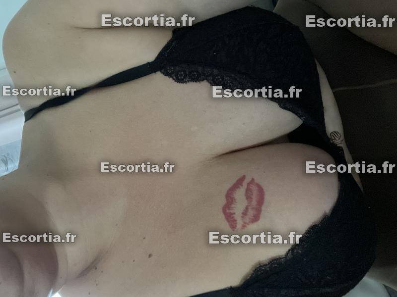 Sarra escort Rodez