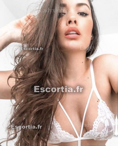Sexysara escort Paris