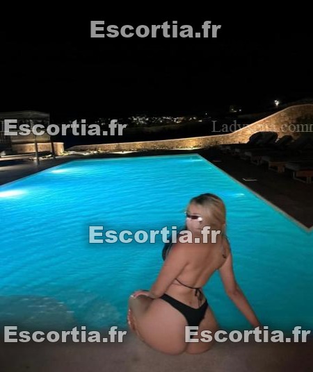 Sophhie photo 3